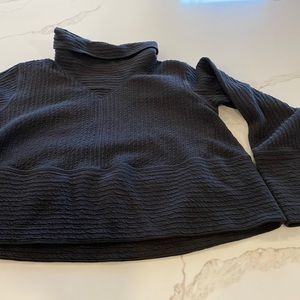 Lululemon turtleneck